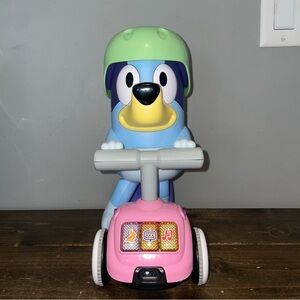 Bluey Scooter Time Bluey V-TECH interactive Toy Talks moves